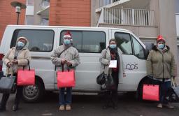 Distribution des colis de Noël