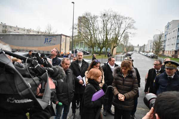 Visite d'une ministre à Loos