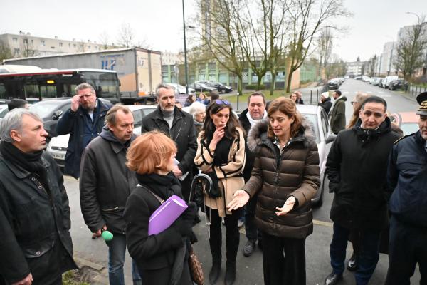 Visite d'une ministre à Loos