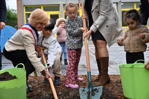Rénovations inauguration école Perrault