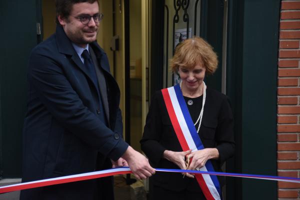 Madame le Maire et M. Fétet, secrétaire général de la Préfecture du Nord, inaugure le lieu