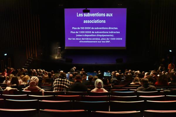 Cérémonie des associations -salle avec diffusion sur grand écran