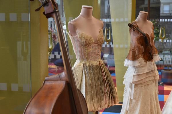 Exposition des robes de la créatrice Sylvie Facon