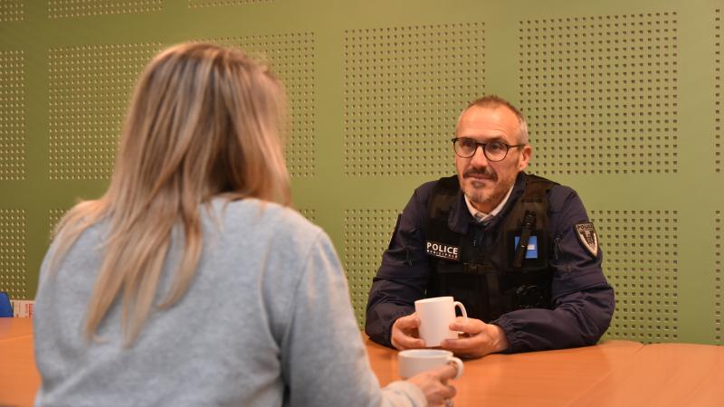 Prenons un café avec un policier, pour lutter contre les incivilités ...